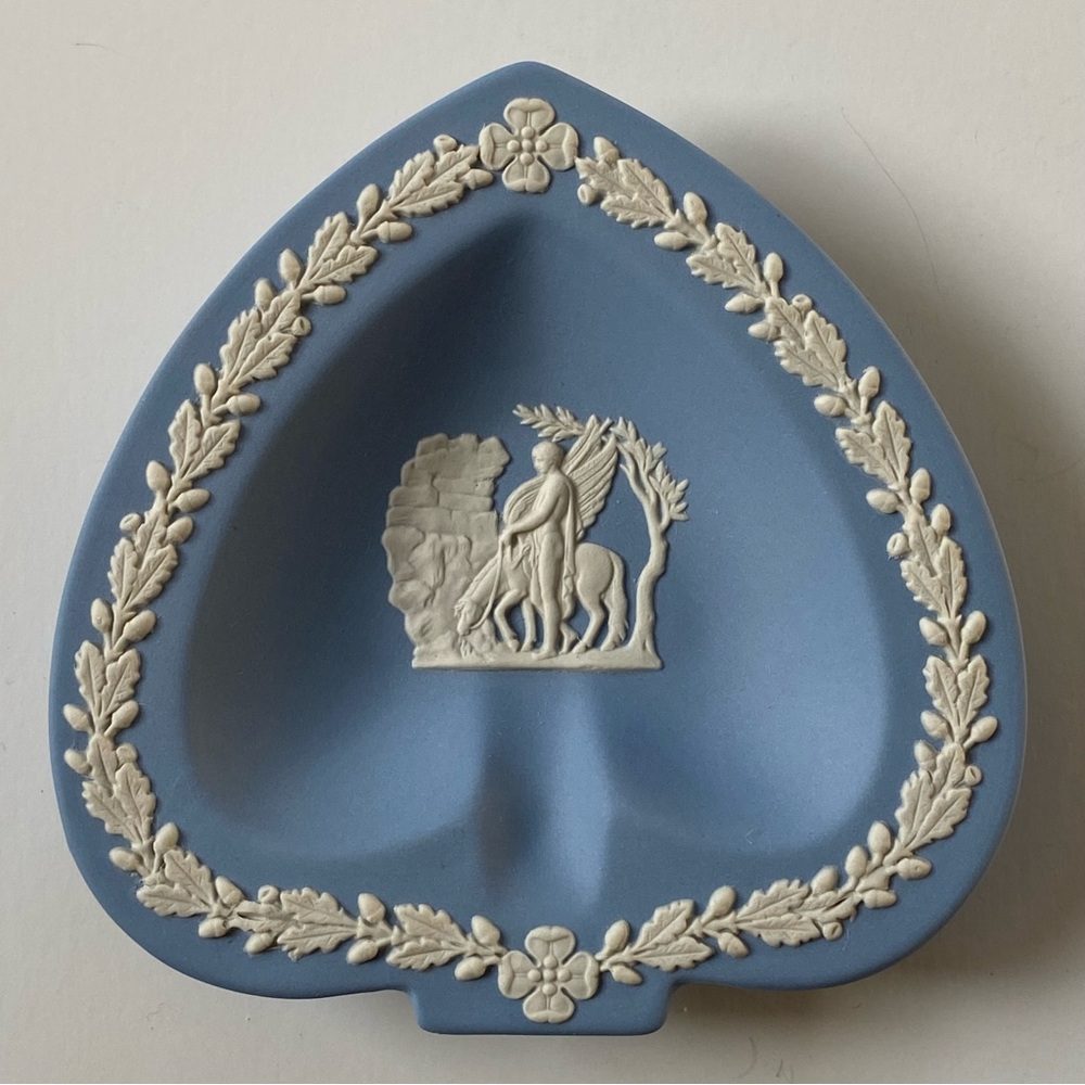 Wedgwood Jasperware Spade Shaped Trinket Dish Vintage Blue 4.5” Card Games EUC